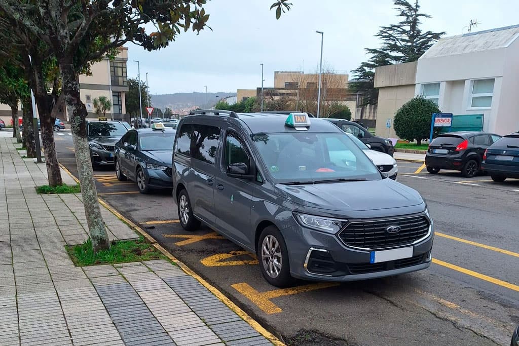 Taxi 24 horas bajo reserva en Cee